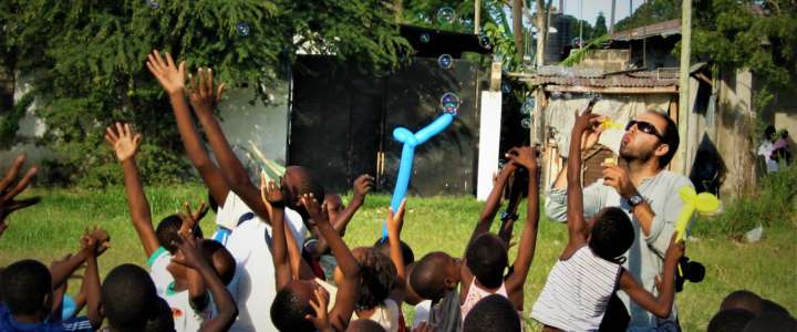 Direzione Tanzania: un campo in ambito sociale con attività per bambini