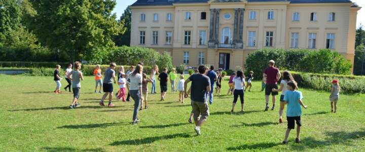 Entra in contatto con i giovani in Germania (Castello di Trebnitz, vicino a Berlino)
