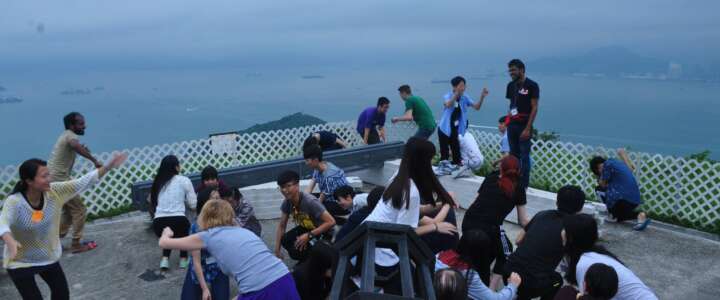 Formazione e coinvolgimento giovanile nelle scuole a Hong Kong