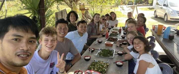Promuovendo lo Sviluppo Sostenibile: Volontariato e Istruzione nella Provincia di Kampot, Cambogia