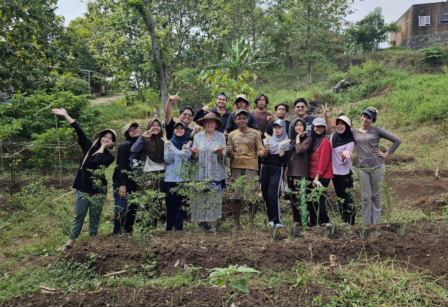 Progetto di volontariato internazionale in Indonesia: permacultura urbana e agricoltura sostenibile a Semarang